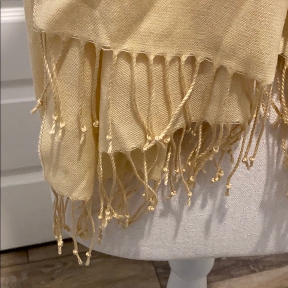 NWOT Scarf - Picture 2 of 3